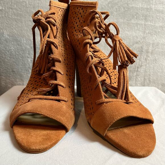 Marc Fisher Shaini Perforated Lace-Up Peep-Toe Booties Size 9 - Picture 2 of 7